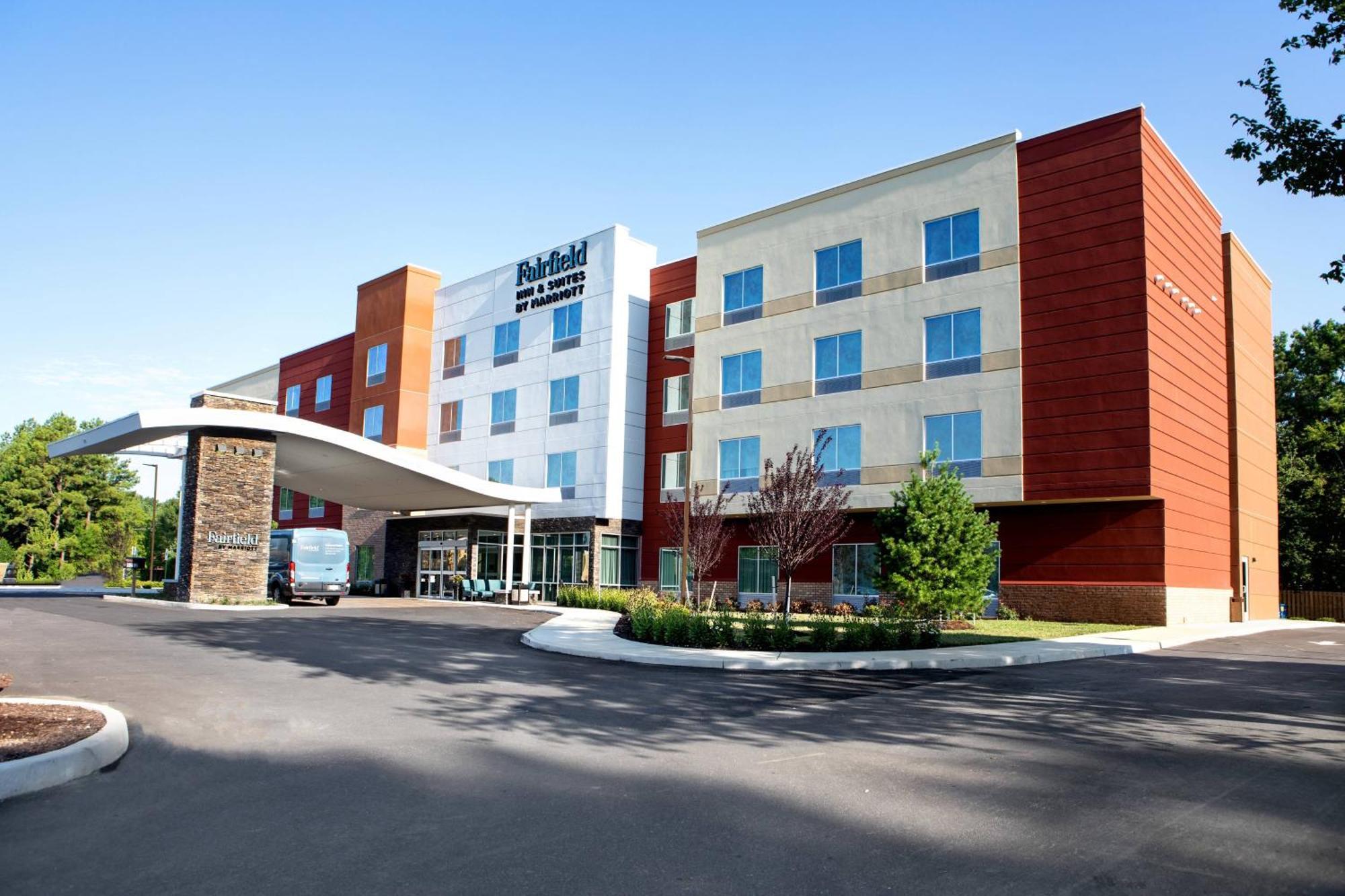 Fairfield Inn & Suites By Marriott Richmond Airport Сандстон Экстерьер фото